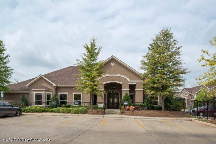 Carrington Park apartments in Montgomery, Alabama